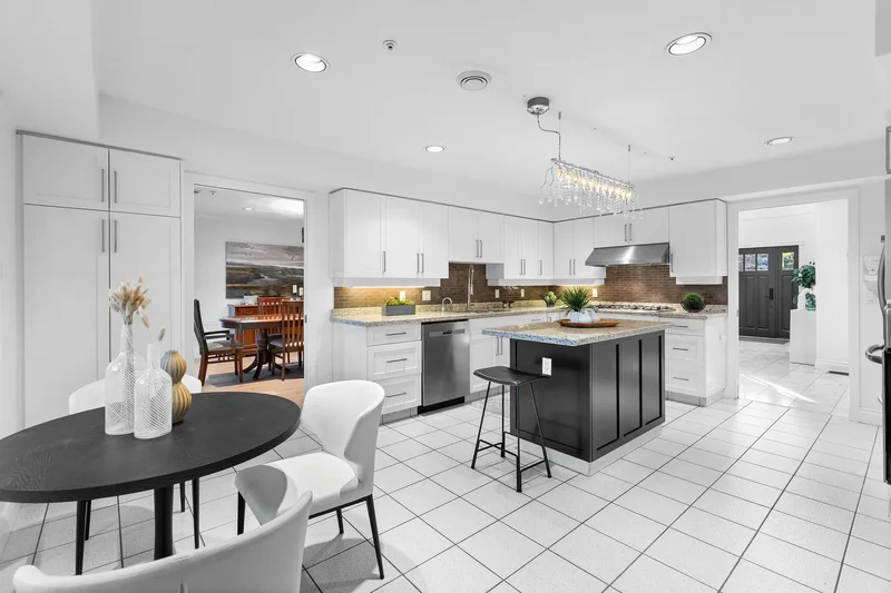 2318 Oliver Crescent, Vancouver, BC V6L 1S5, Vancouver, British Columbia, Canada. - Photo 3