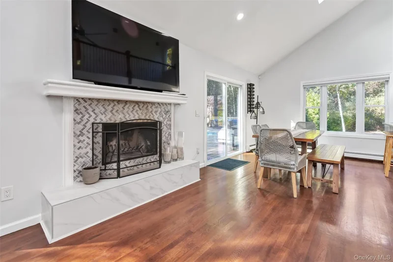 2 Christine Lane, Manorville, New York, United States. - Photo 31