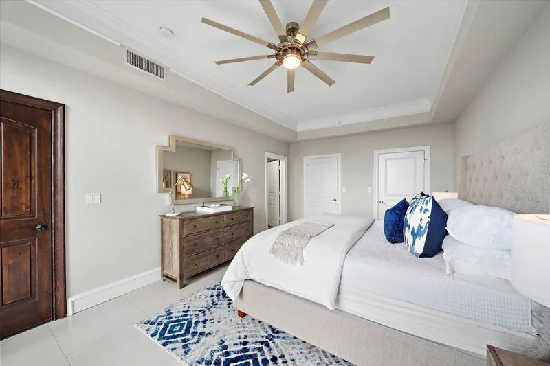 3333 Allen Parkway 2006, Houston, Texas, United States. - Photo 44