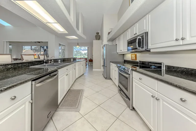 161 Grand Oak Circle, Venice, FL 34292, Venice, Florida, United States. - Photo 9