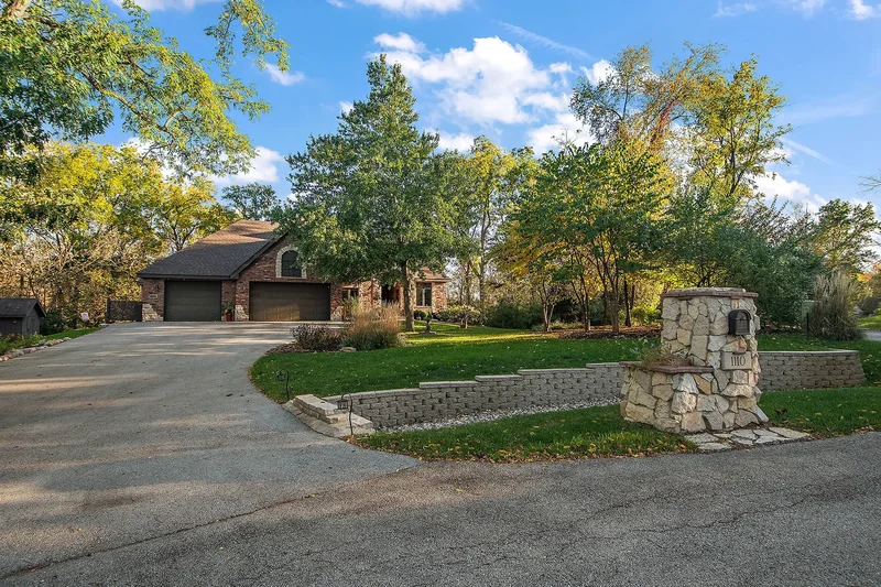 1110 Lakeside Drive, New Lenox, IL 60451, New Lenox, Illinois, United States. - Photo 65