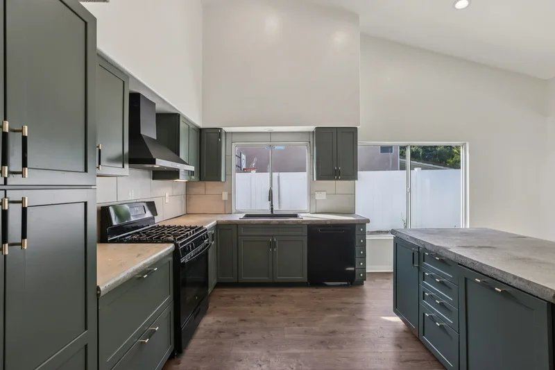 6233 Penfield Avenue , Los Angeles, CA 91367, Los Angeles, California, United States. - Photo 20