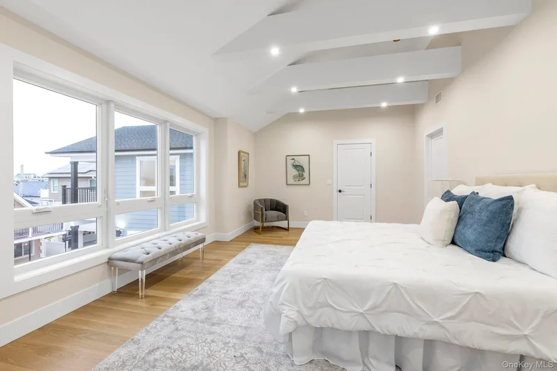 64 Michigan Street, Long Beach, New York, United States. - Photo 12