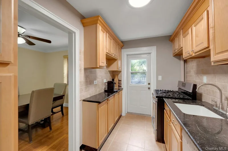 6 Manchester Road #1, Eastchester, New York, United States. - Photo 8