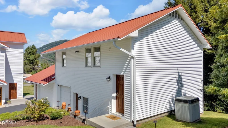 308 Pearl Avenue, Big Stone Gap, VA 24219, Big Stone Gap, Virginia, United States. - Photo 66