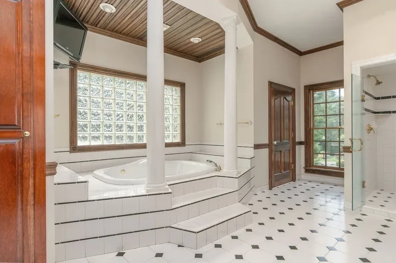 2081 Mossy Oak Cir, Clarksville, TN 37043, Clarksville, Tennessee, United States. - Photo 32