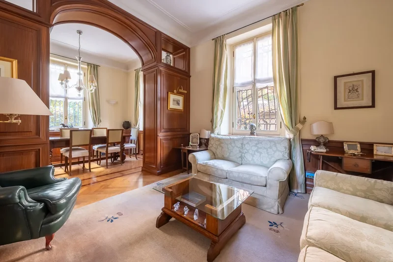 Villa with dépendance and private garden - Milano CityLife