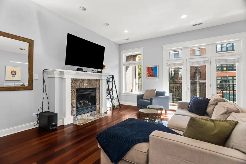 2050 W Belmont Avenue Unit# 2, Chicago, IL 60618, Chicago, Illinois, United States. - Photo 3