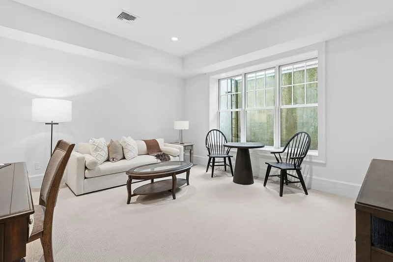 471 Middle Line Hwy, Sag Harbor, New York, United States. - Photo 12