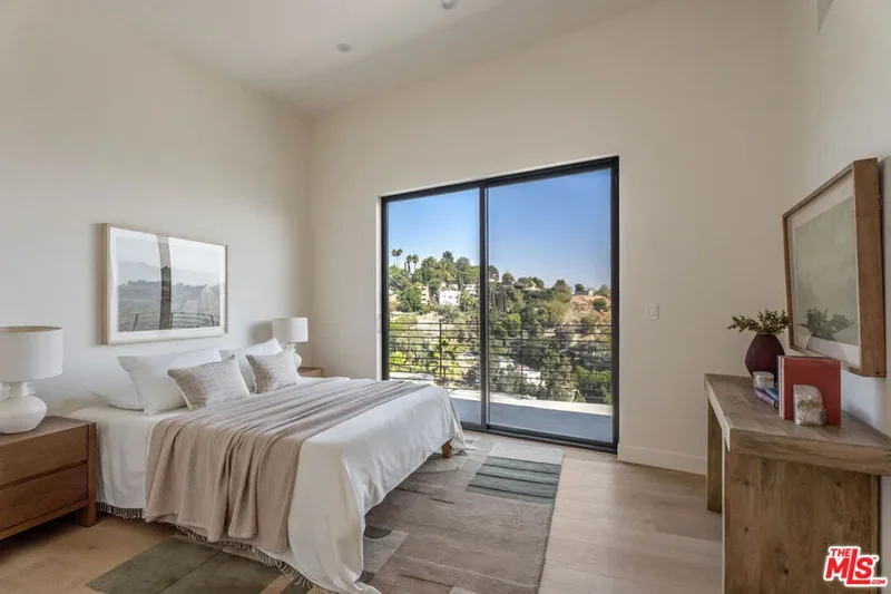 4691 Glenalbyn Drive, Los Angeles, California, United States. - Photo 20