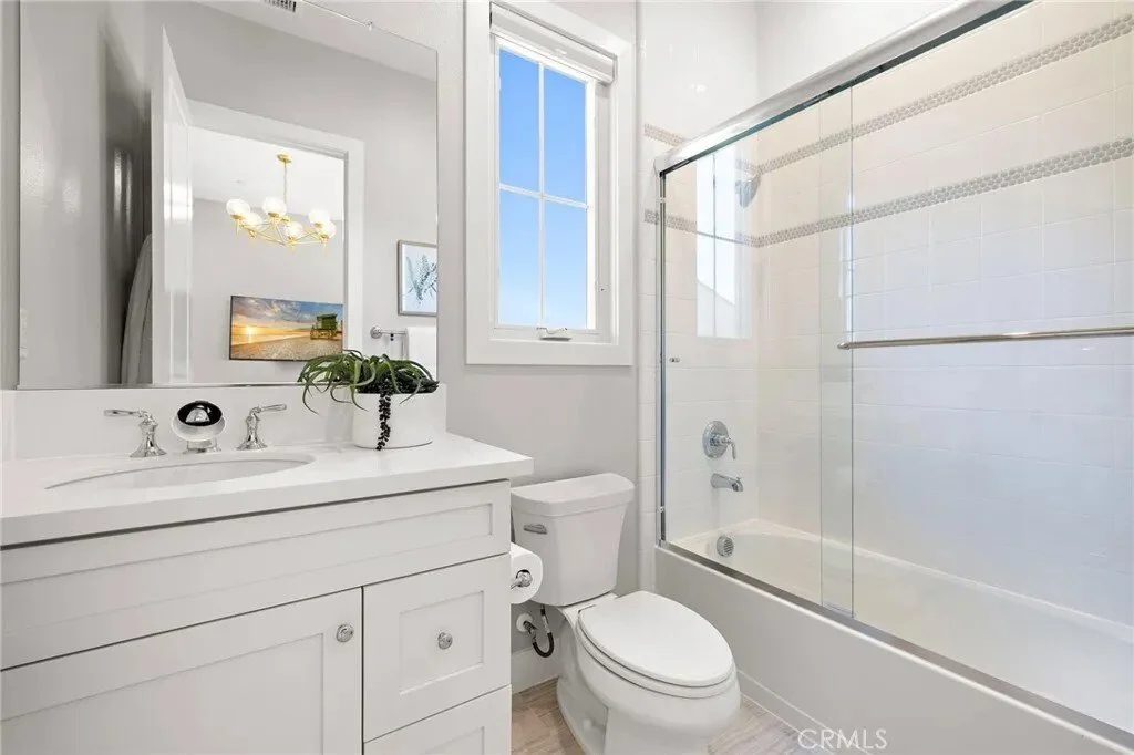 93 Interstellar, Irvine, California, United States. - Photo 21