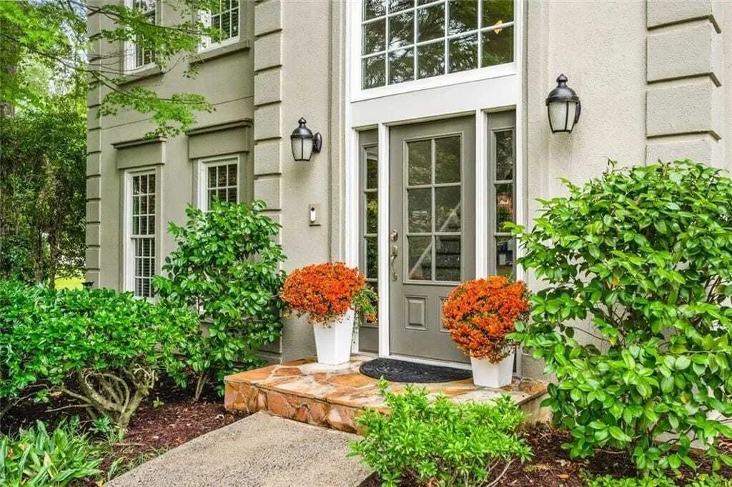 Exterior photo 4