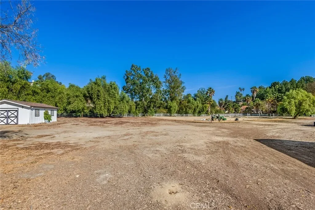 5547 PARADISE VALLEY Road, Hidden Hills, California, United States. - Photo 2