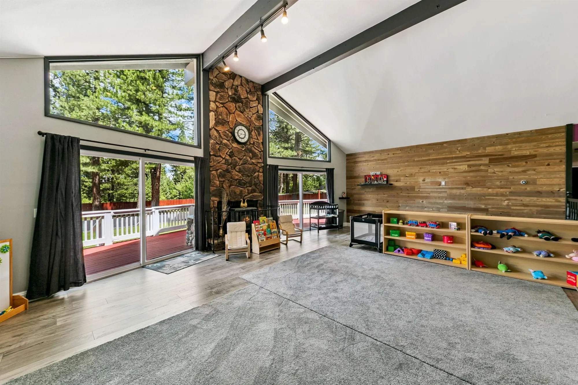 10228 Jeffery Pine Road, Truckee, California, United States. - Photo 9