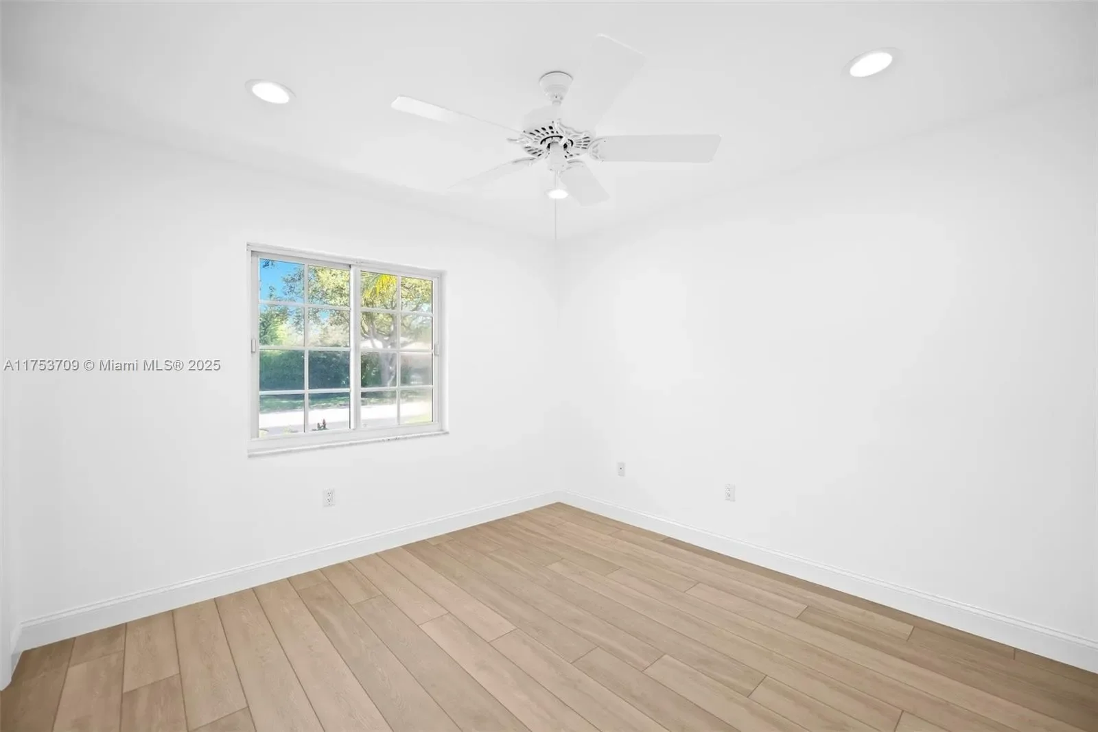 13060 SW 70th Ave, Coral Gables, Florida, United States. - Photo 14