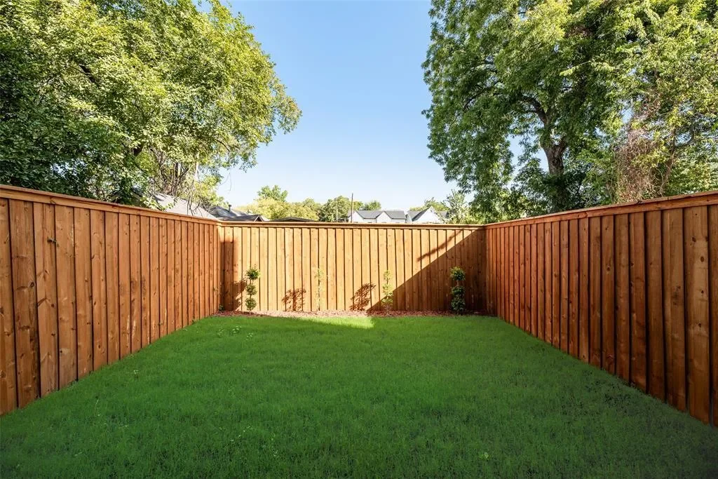1121 Muncie Avenue, Dallas, Texas, United States. - Photo 23