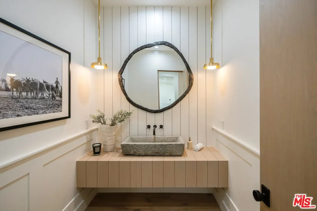 4828 Radford Ave, Los Angeles, California, United States. - Photo 1