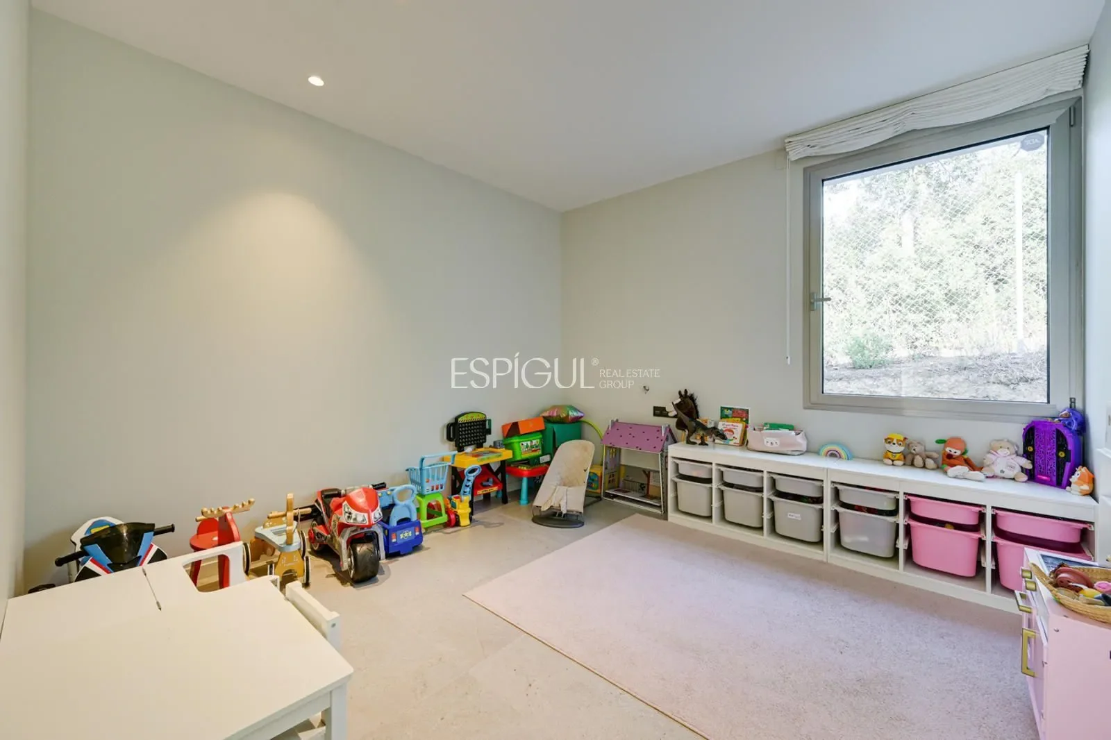 Gallery photo 4