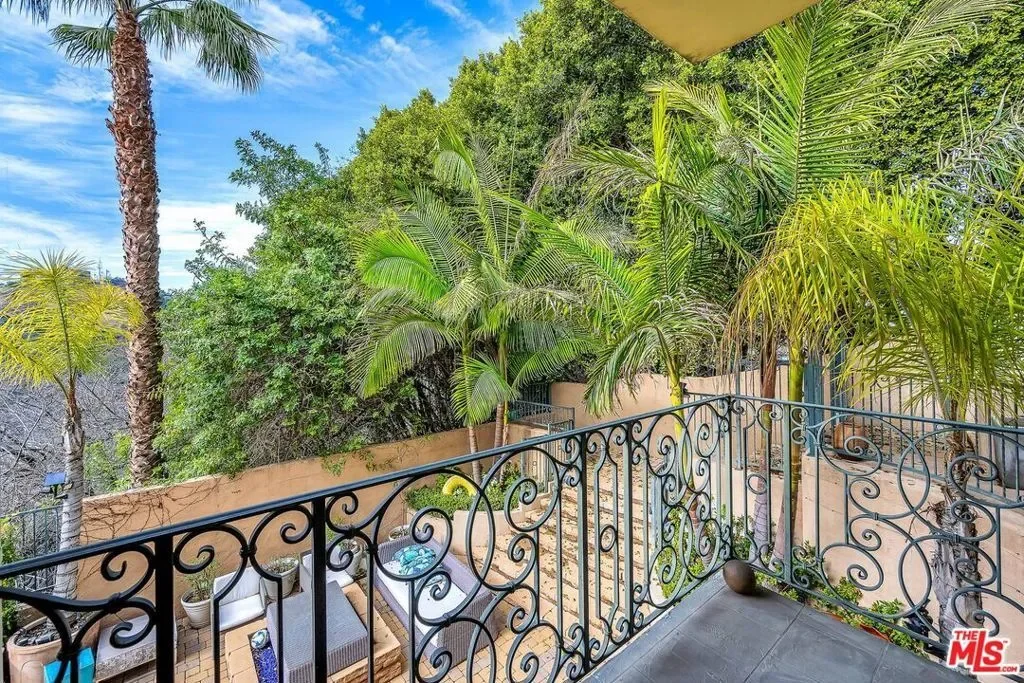 3110 Benedict Canyon Drive, Beverly Hills, California, United States. - Photo 7
