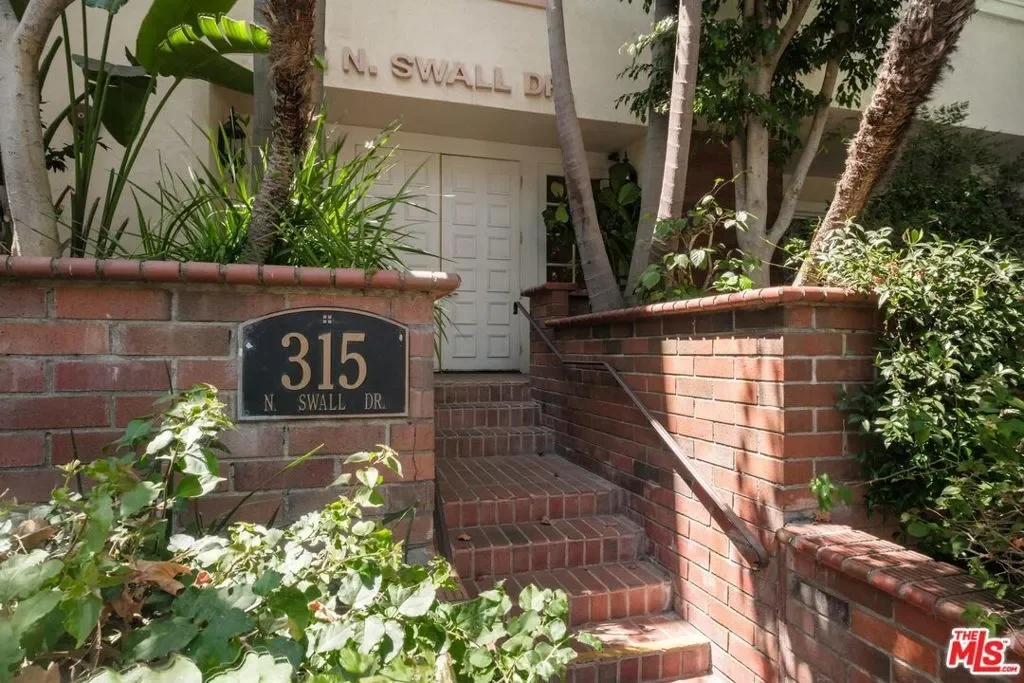 315 N Swall Drive 103, Beverly Hills, California, United States. - Photo 3