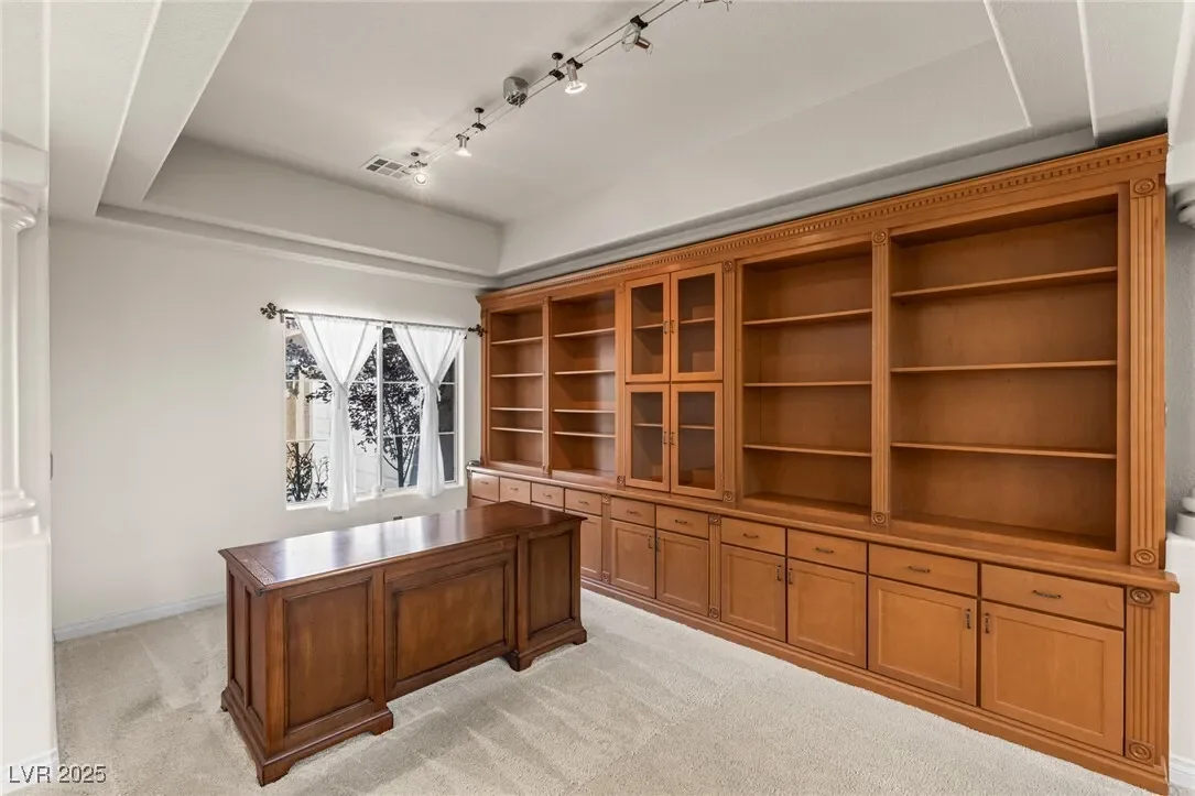 8095 Dark Hollow Place, Las Vegas, Nevada, United States. - Photo 16