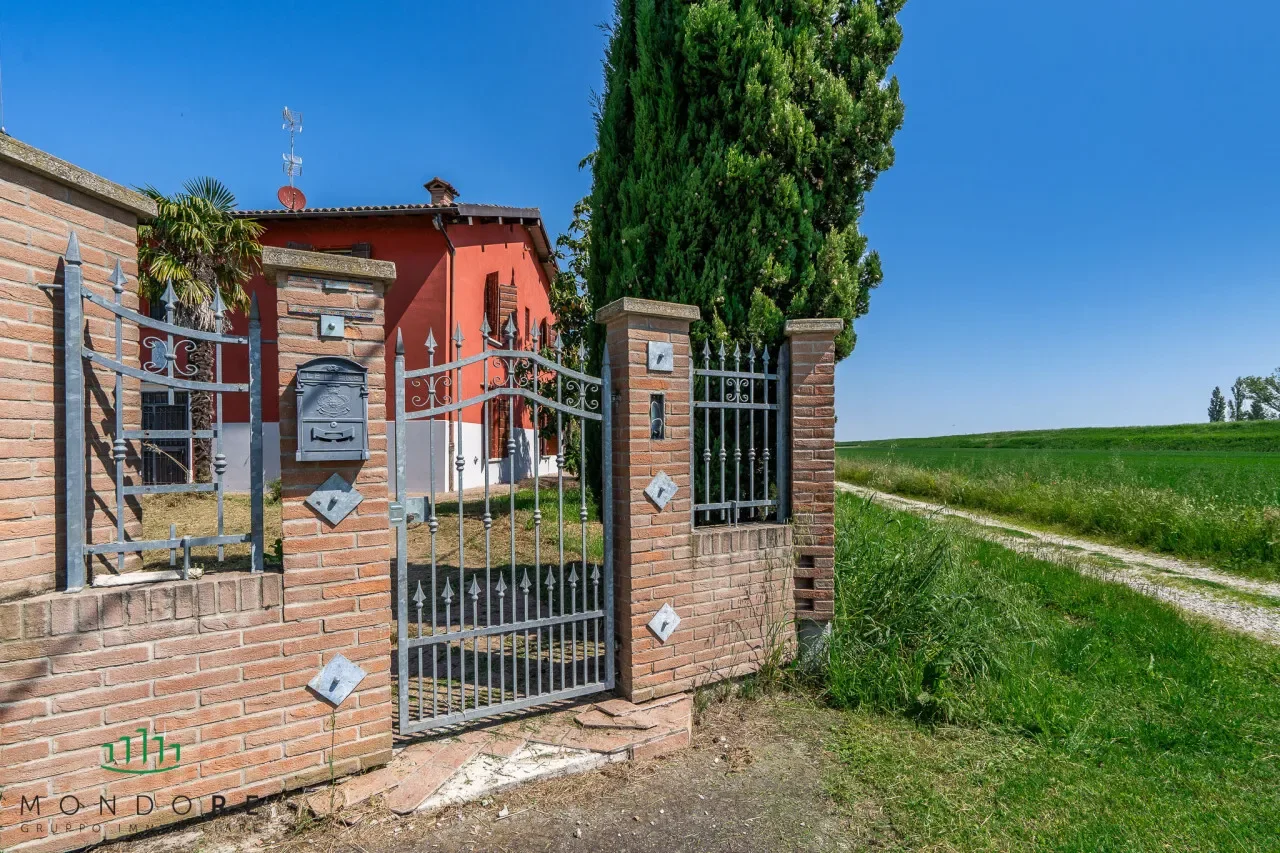 Via Cacciatori, Crevalcore, Emilia-Romagna, Italy. - Photo 23