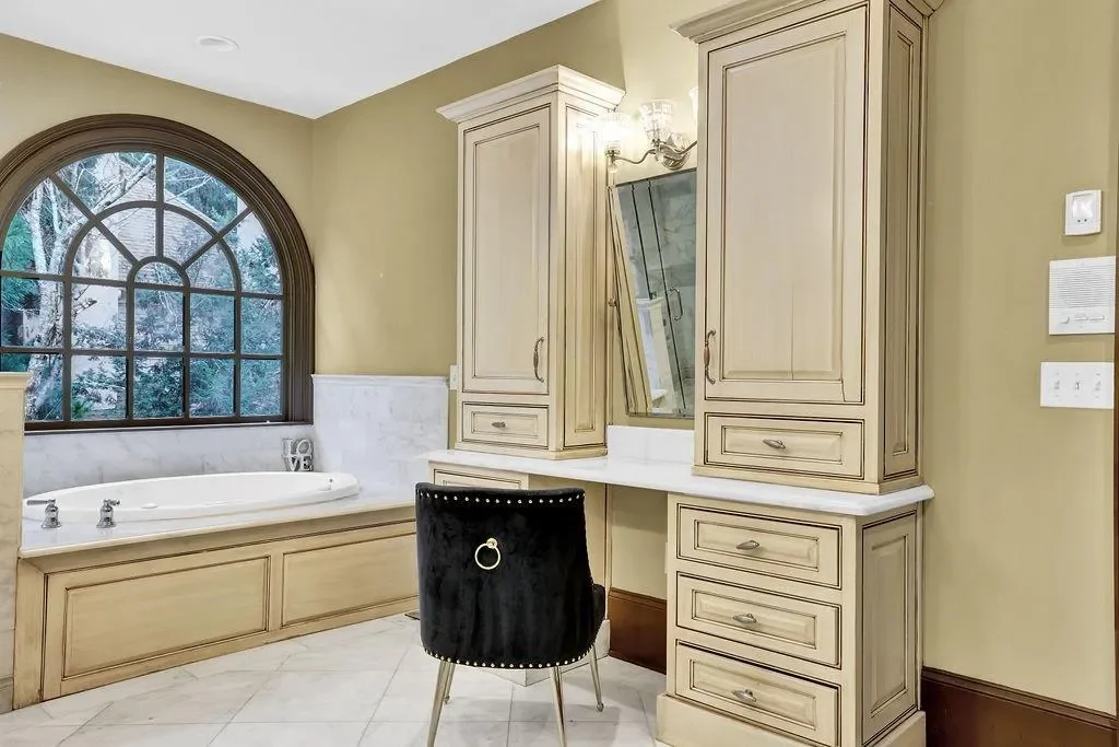 2636 Dobbs Circle NW, Atlanta, Georgia, United States. - Photo 20