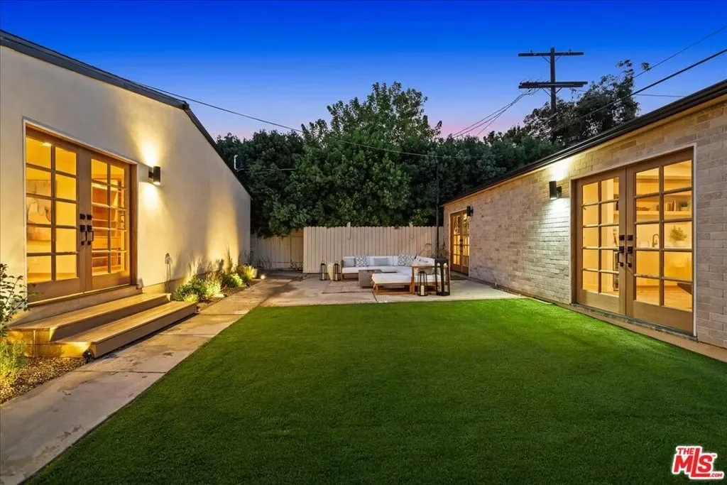 14537 Hesby Street, Los Angeles, California, United States. - Photo 31