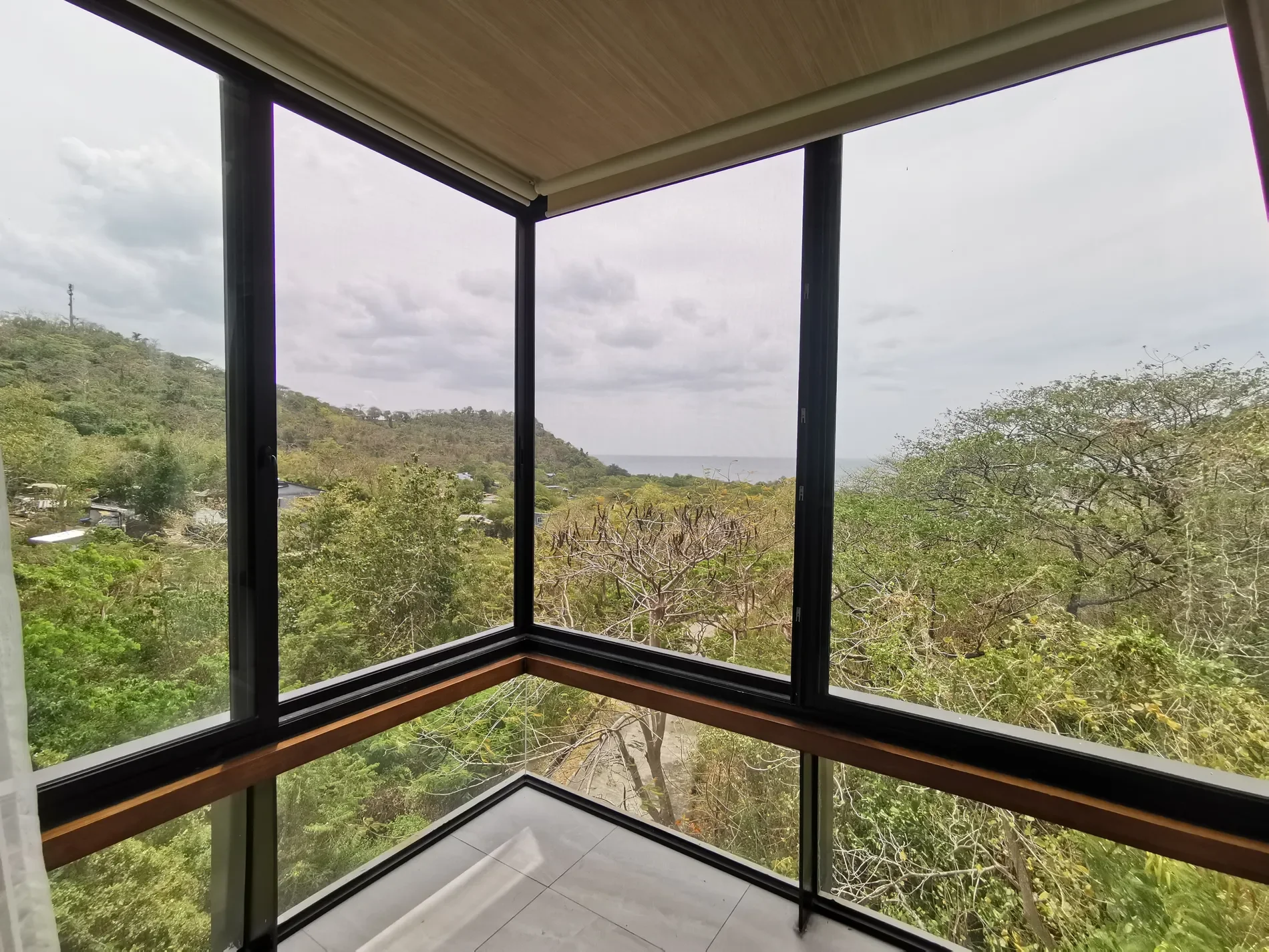 Exterior photo 5