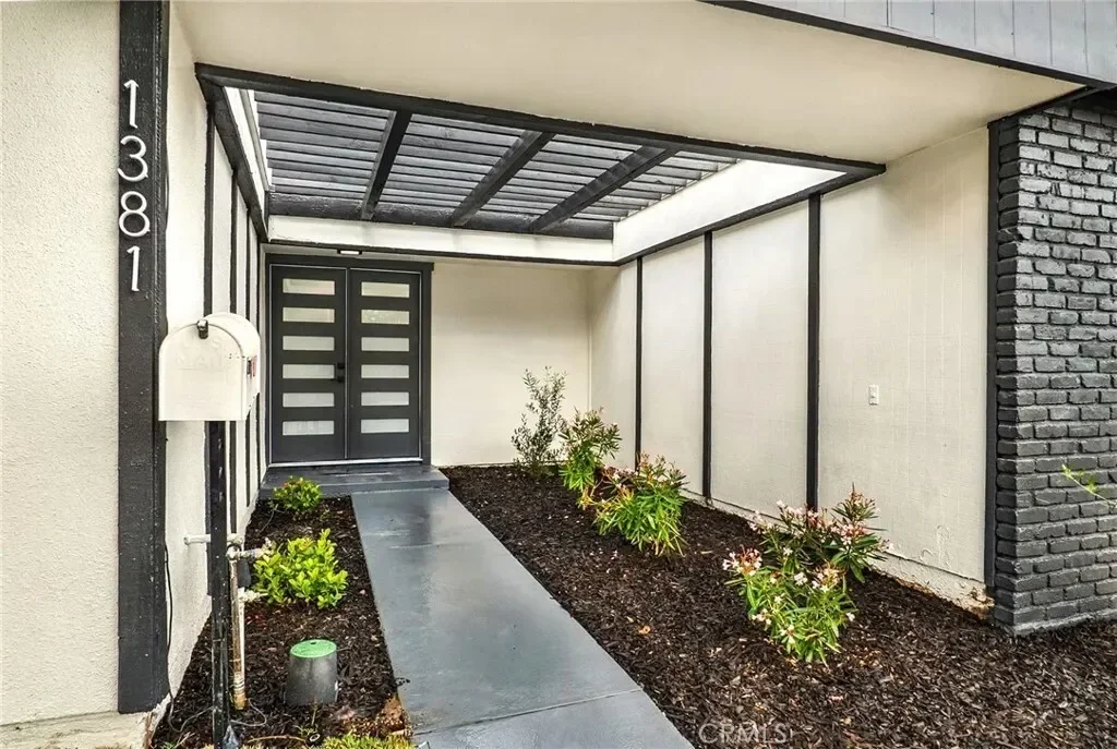 1381 Penrith, Tustin, California, United States. - Photo 2