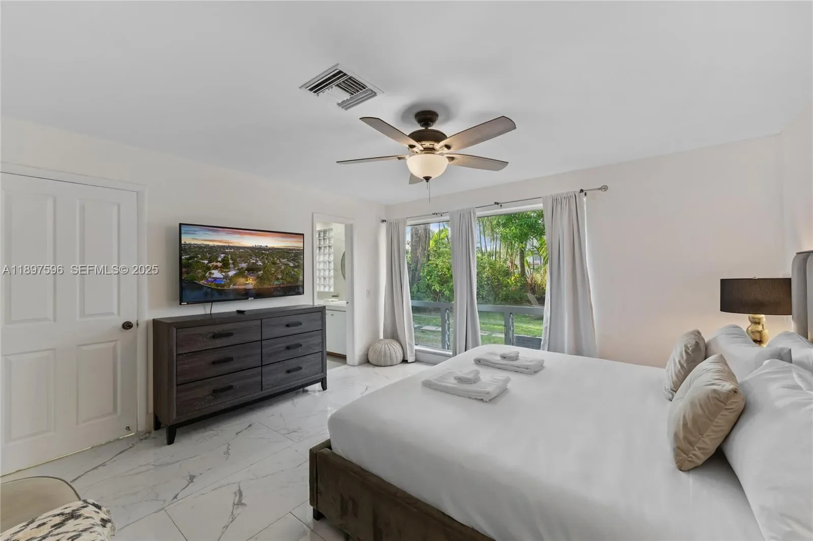 1809 Coral Gardens Dr, Fort Lauderdale, Florida, United States. - Photo 17
