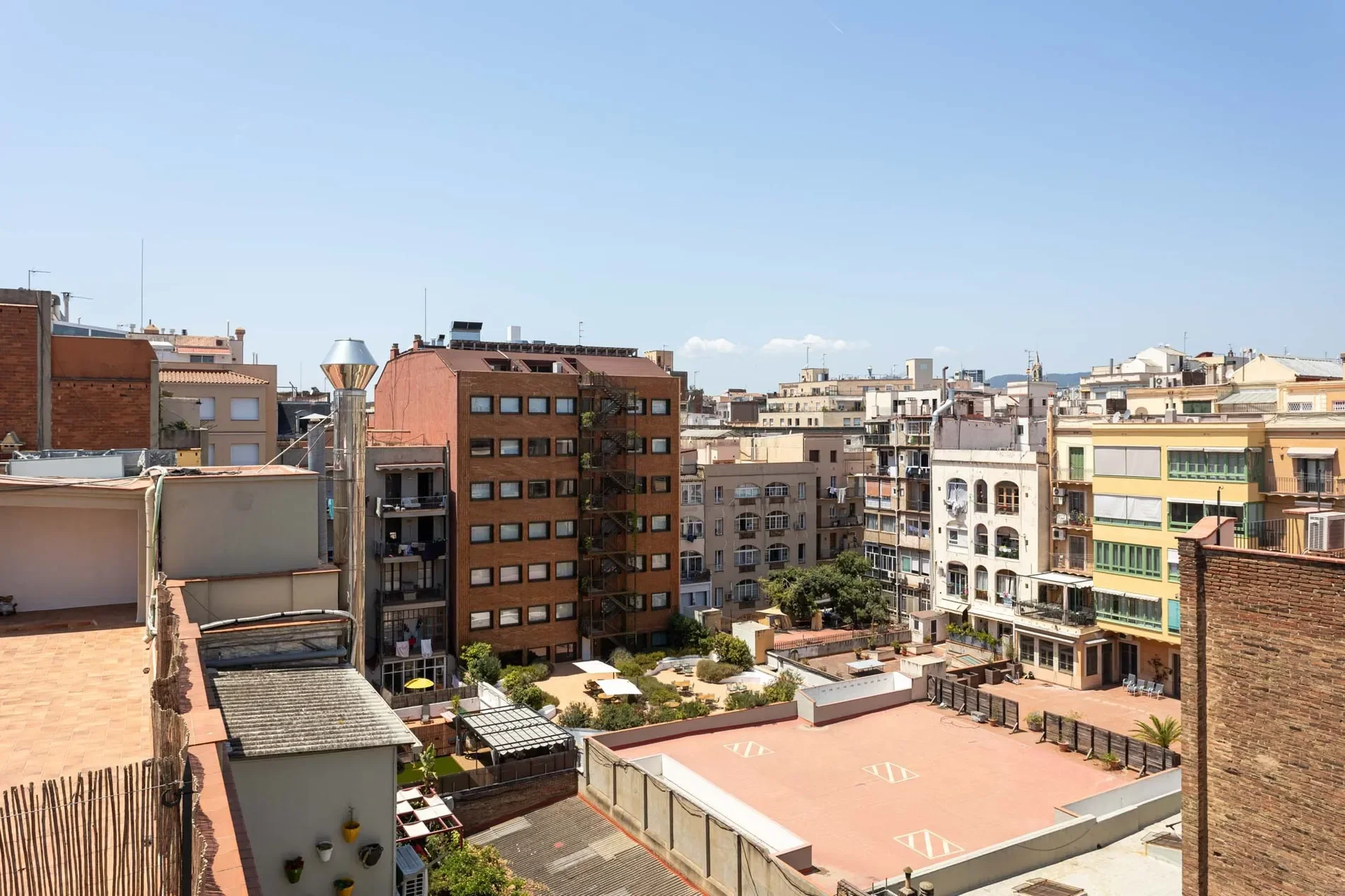 Carrer de la Diputació, Barcelona, Spain, Eixample, Barcelona, Spain. - Photo 7