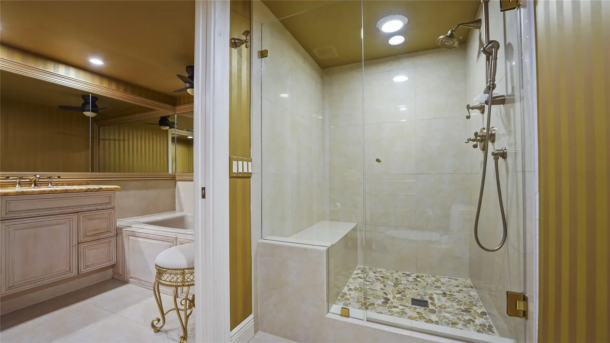 Gallery photo 12