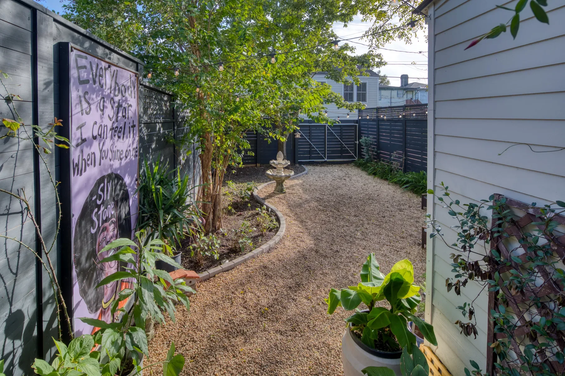 Exterior photo 7