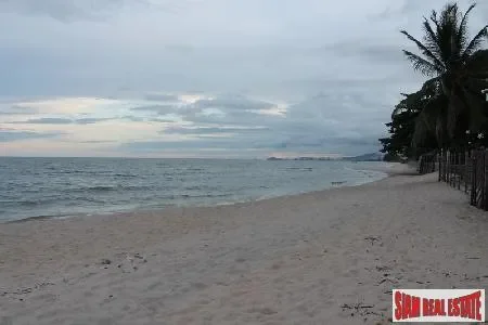 Prachuap Khiri Khan,, Cha-am, Phetchaburi, Thailand. - Photo 2