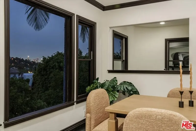 4189 Holly Knoll Drive, Los Angeles, California, United States. - Photo 38
