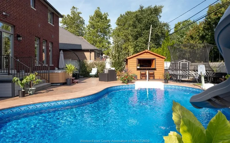425 Superior, LaSalle, ON N9J 3Z5, LaSalle, Ontario, Canada. - Photo 11