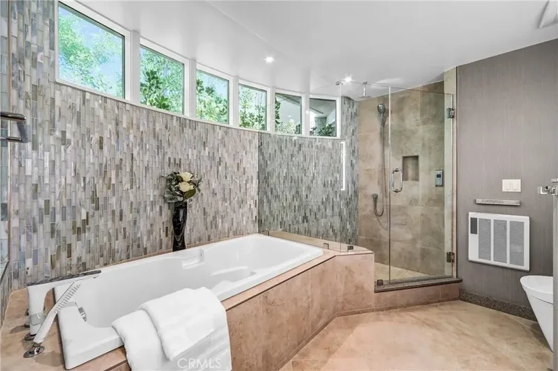 935 Hillcrest Place, Altadena, California, United States. - Photo 9