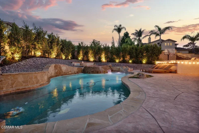 106 Via Ricardo, Newbury Park, CA 91320, Thousand Oaks, California, United States. - Photo 34
