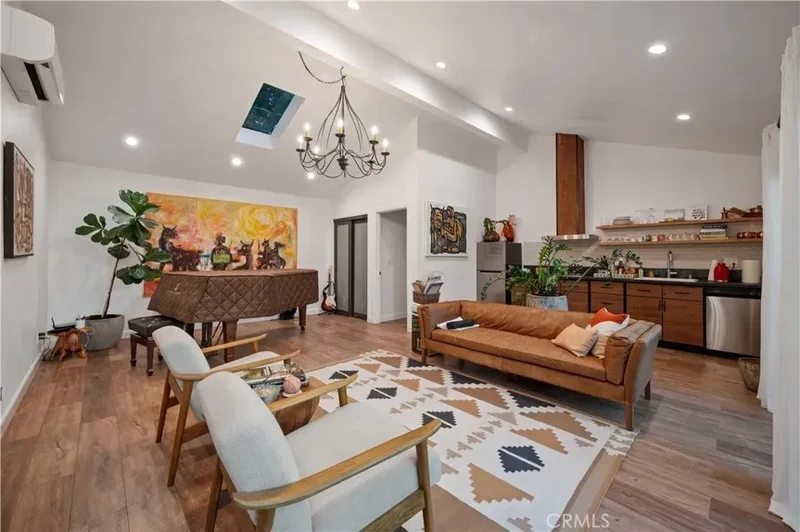 5526 Fulton Avenue, Los Angeles, California, United States. - Photo 16