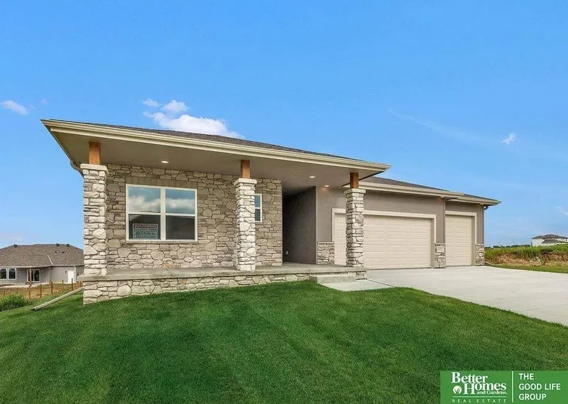 11105 N 161 Street, Bennington, NE 68007, Bennington, Nebraska, United States. - Photo 15