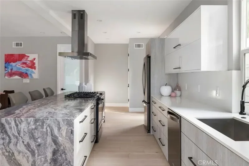 4731 Topanga Canyon Boulevard, Los Angeles, California, United States. - Photo 11