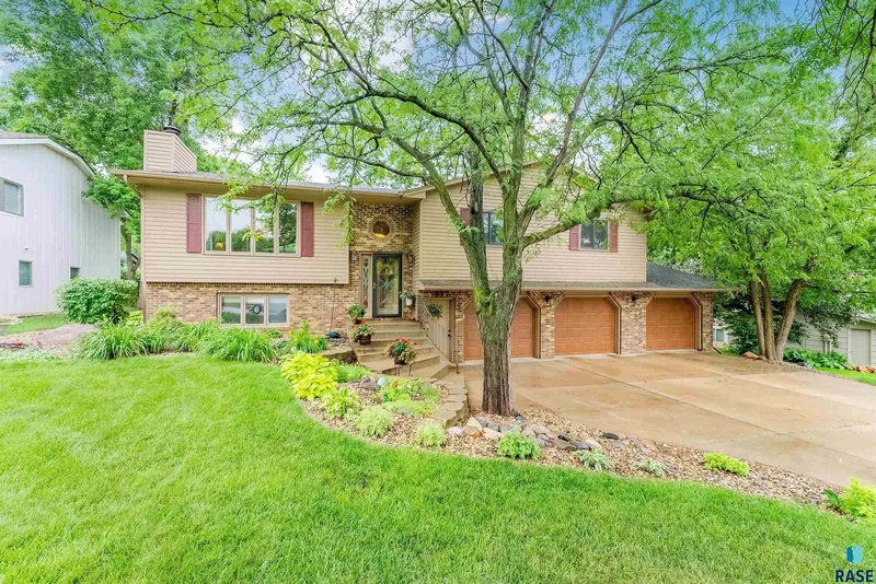 317 E Aspen Dr, Sioux Falls, SD 57105, Sioux Falls, South Dakota, United States. - Photo 29
