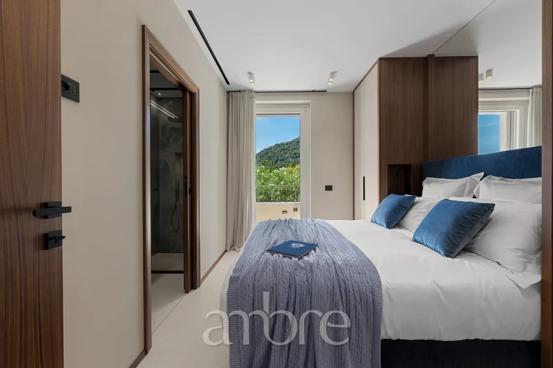 “La Dolce Vita” with an exclusive outlook over Lake Como