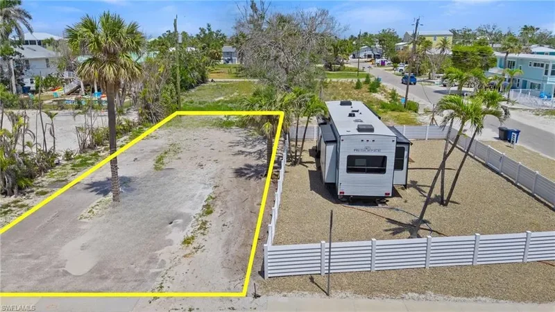5421 / 5425, Fort Myers Beach, Florida, United States. - Photo 4