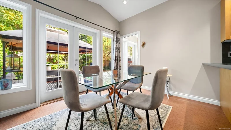 1716 Bay St, Victoria, British Columbia, Canada. - Photo 17