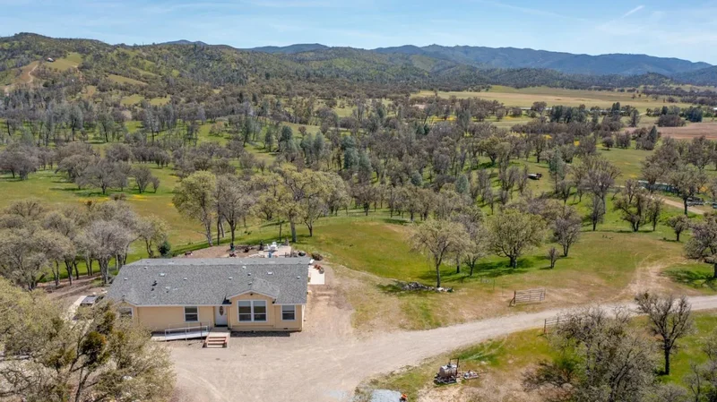 Single Family Residence in San Jose