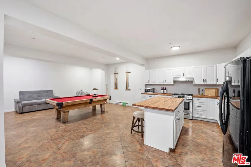 7449 Studio Road, 91304, California, United States. - Photo 31