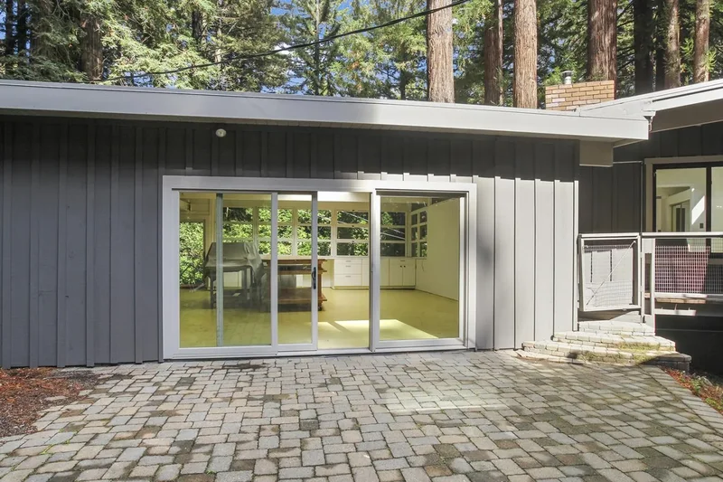 Single Family Residence in Woodside