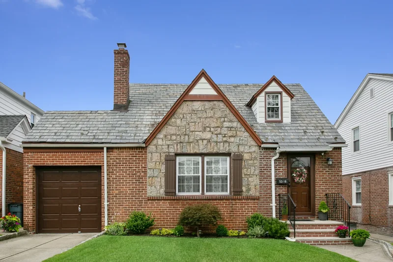 53 16 214th St, Bayside, Ny, 11364